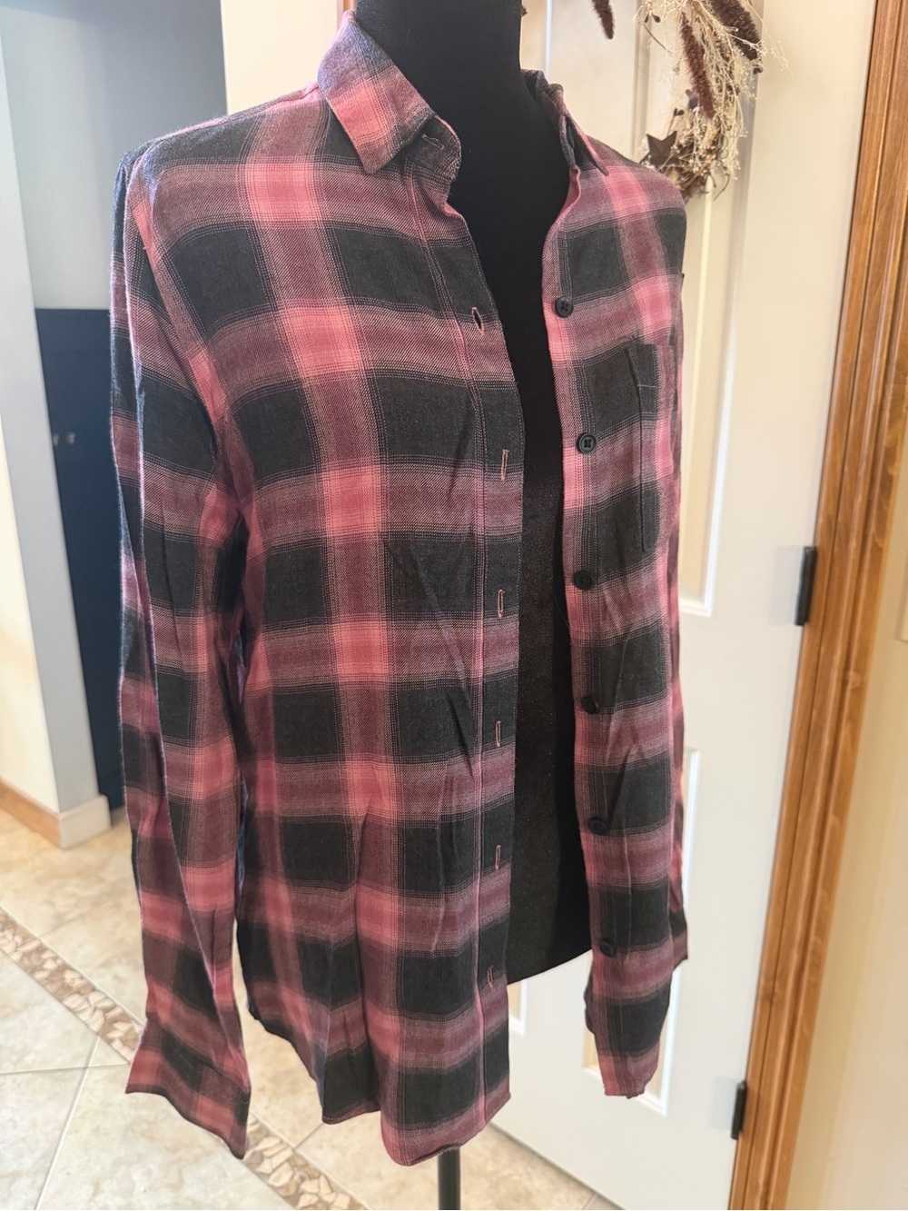 BeachLunchLounge Pink & Black Plaid Button Down Shirt |Small |